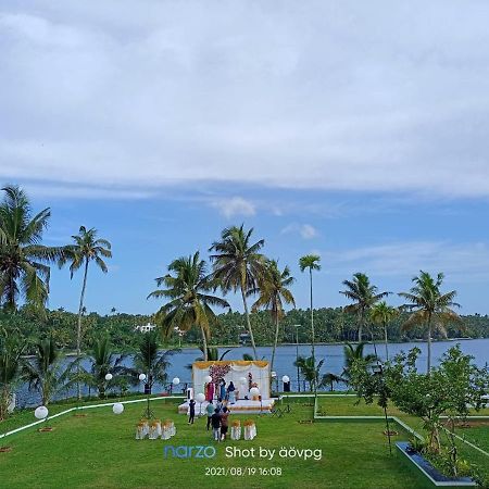 Ashtamudi Lake Garden Resorts Kollam Esterno foto