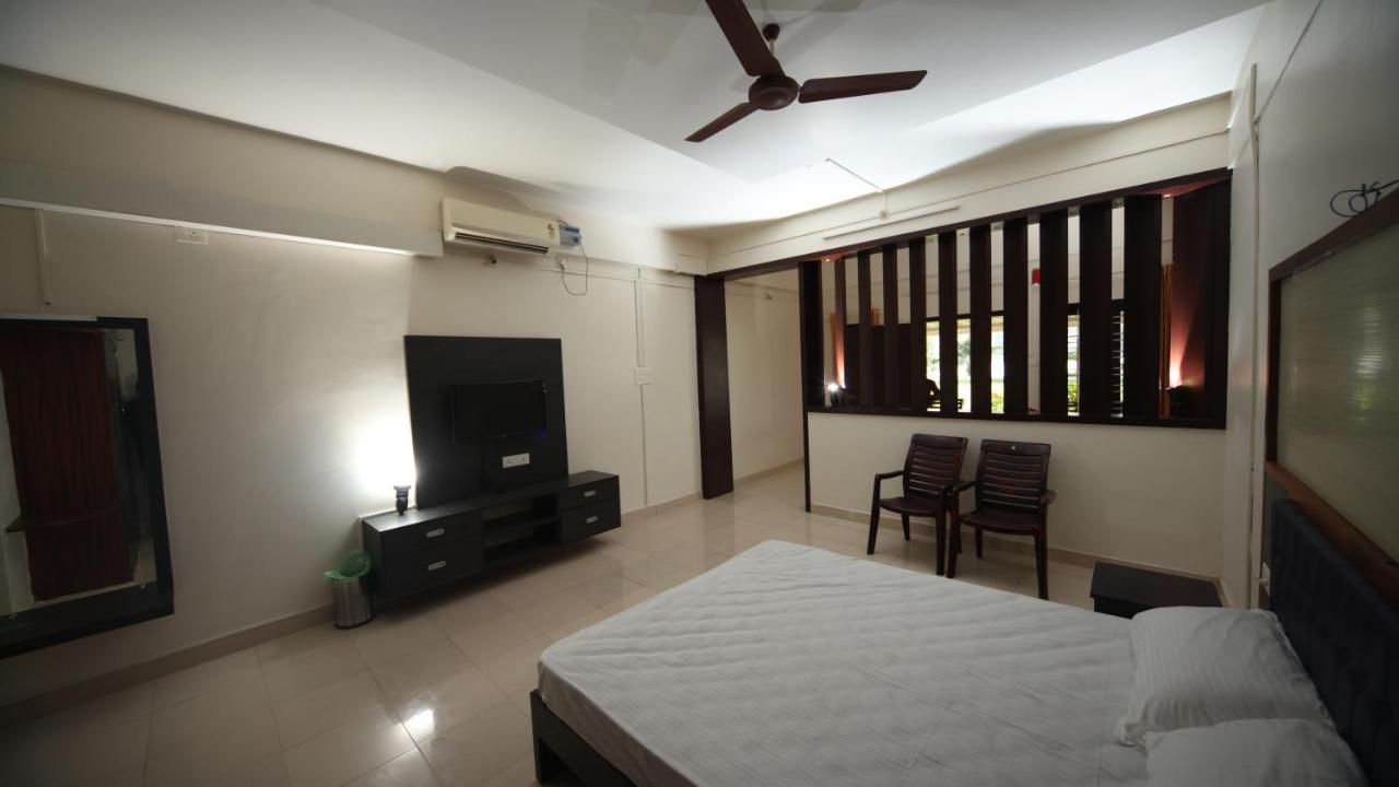Ashtamudi Lake Garden Resorts Kollam Esterno foto