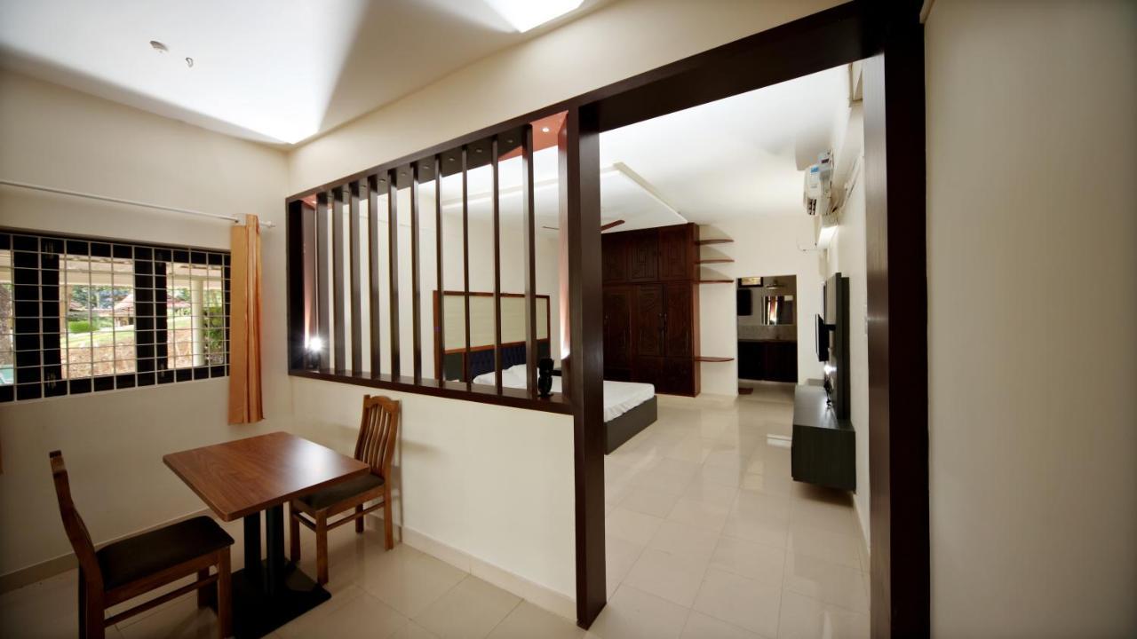 Ashtamudi Lake Garden Resorts Kollam Esterno foto