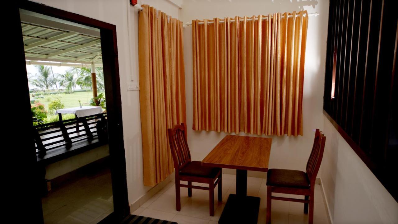 Ashtamudi Lake Garden Resorts Kollam Esterno foto